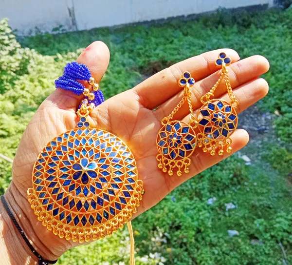 Assamese_Traditional_Gold_Plated_Blue_Colour_Japi_Tassel_Jewellery_Set_For_Women_&_Girl